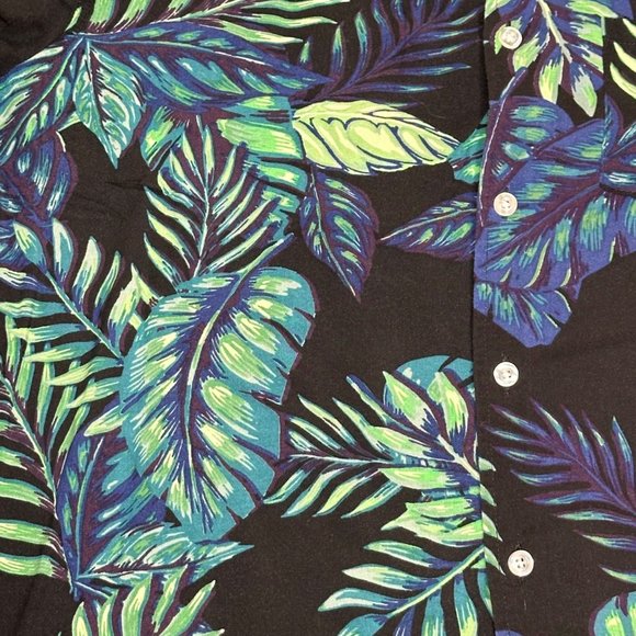 Forever 21 Shirt Mens Medium Black Green Leaf Short Sleeve Button Front Hawaiian - Picture 2 of 9
